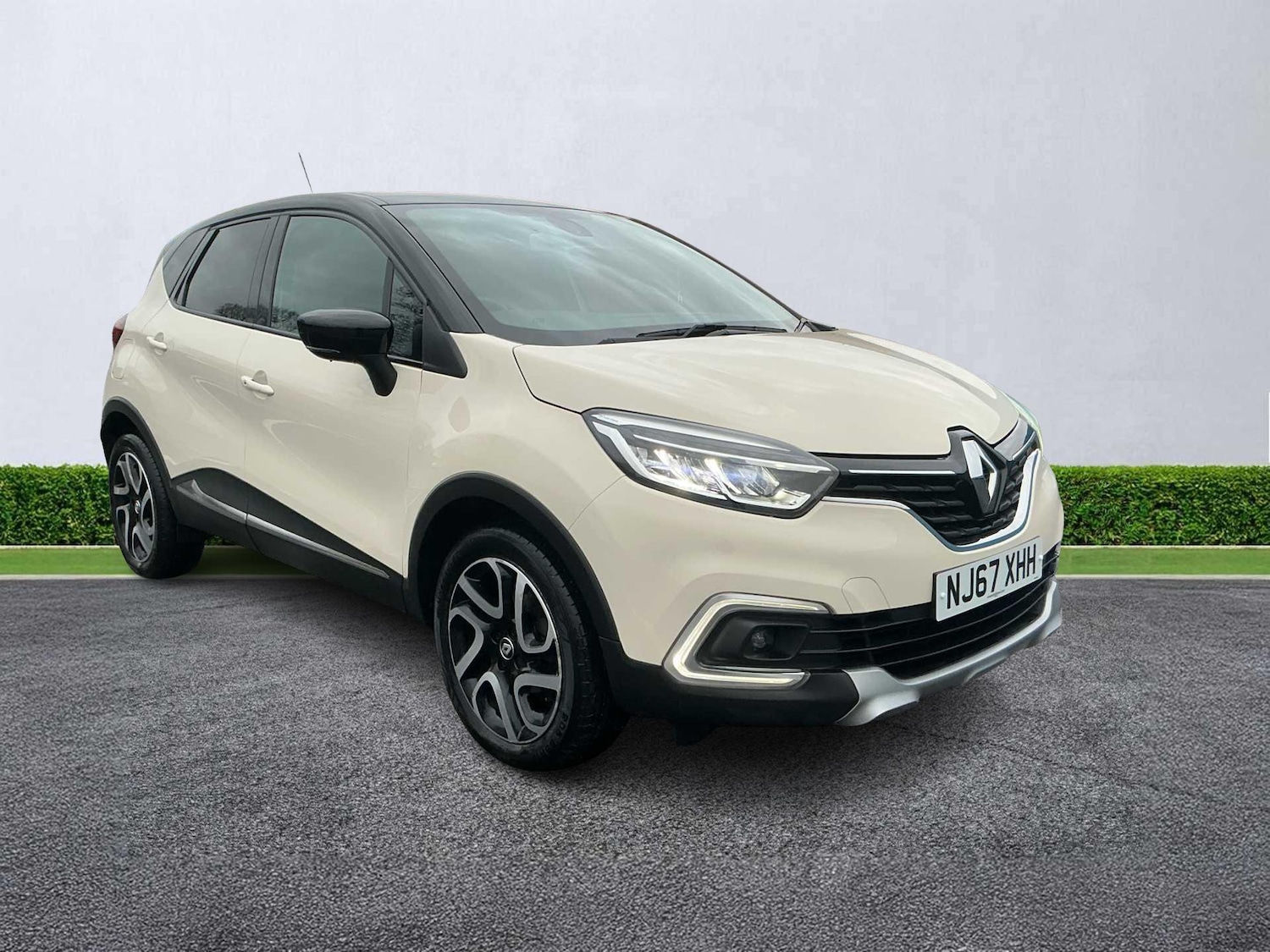 Used Renault Captur 2017 for sale - 76885028: Photo 1