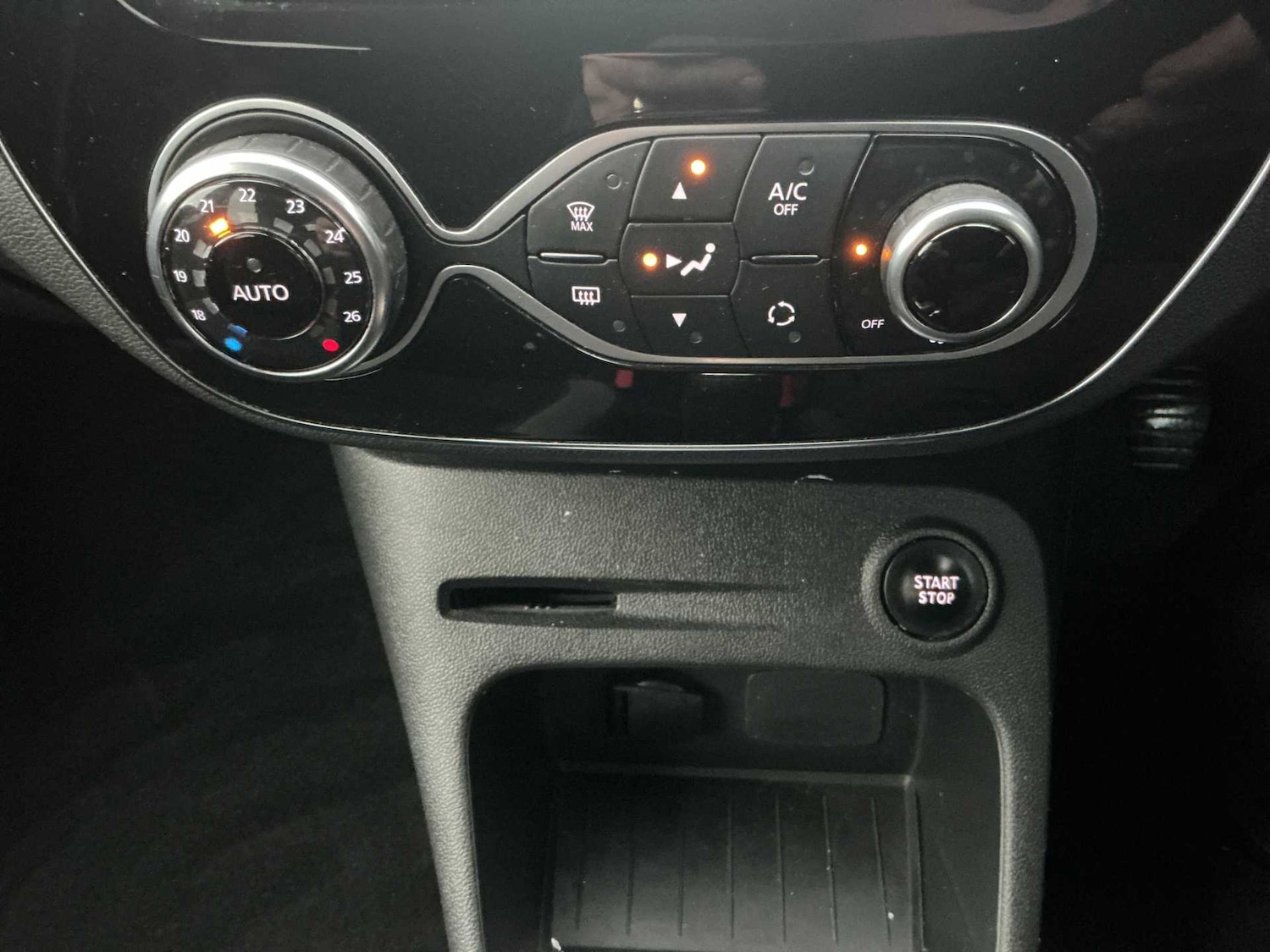 Used Renault Captur 2017 for sale - 76885028: Photo 11