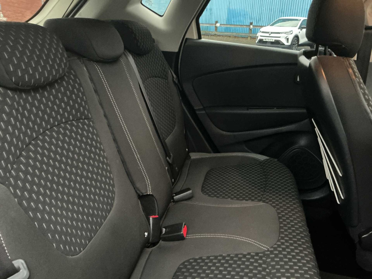 Used Renault Captur 2017 for sale - 76885028: Photo 15