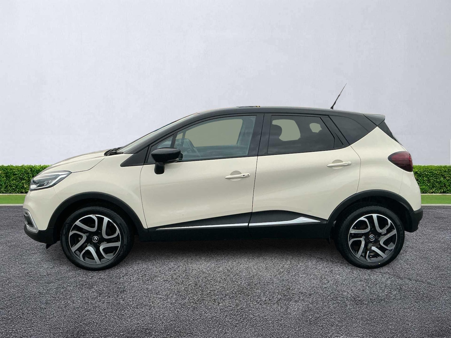 Used Renault Captur 2017 for sale - 76885028: Photo 18