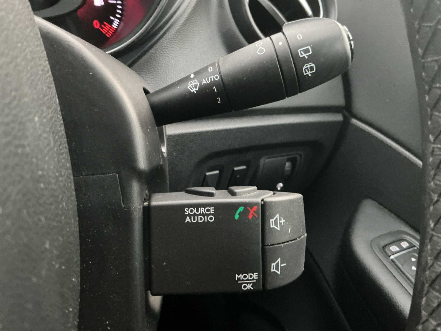 Used Renault Captur 2017 for sale - 76885028: Photo 26