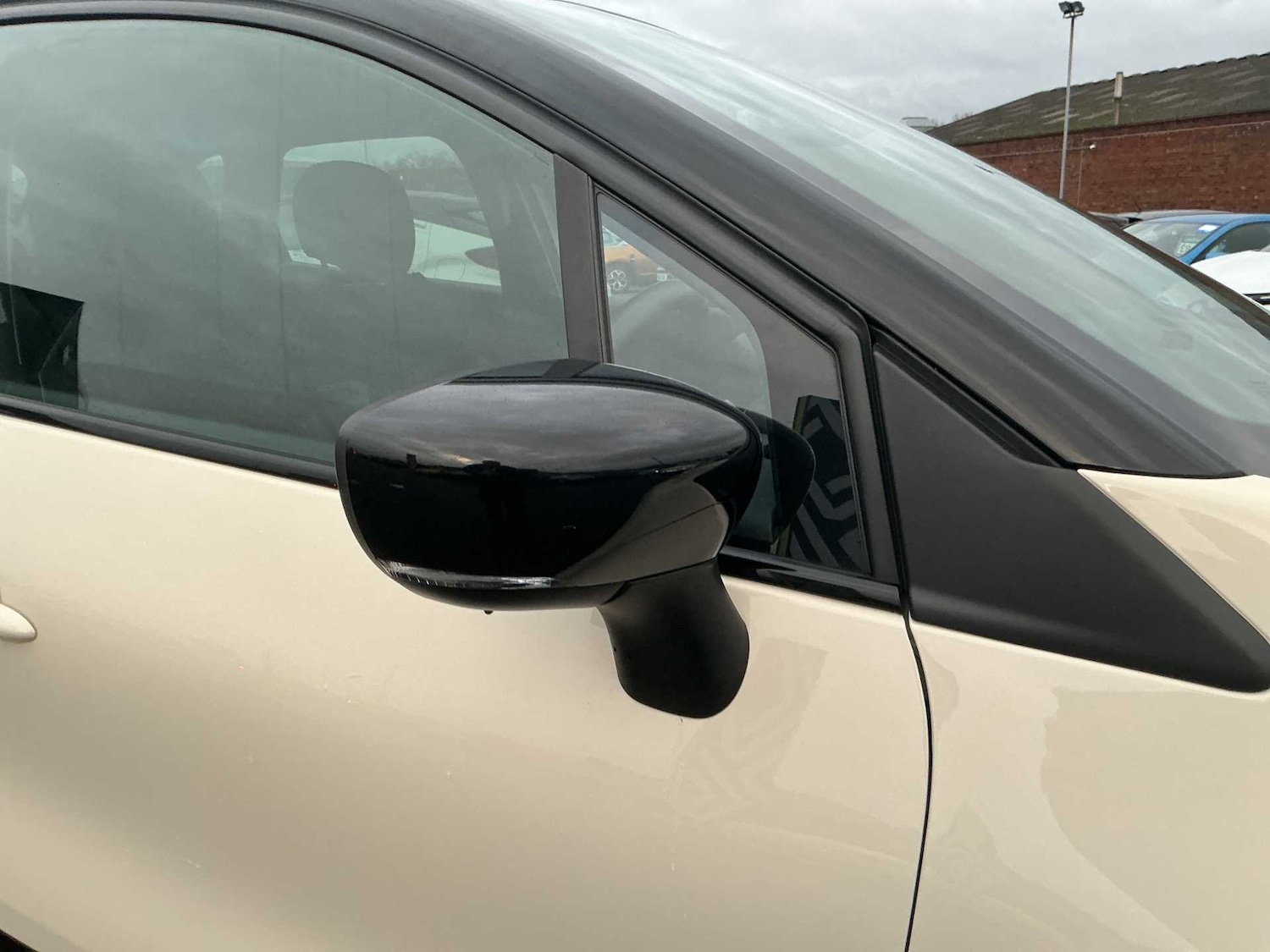 Used Renault Captur 2017 for sale - 76885028: Photo 30