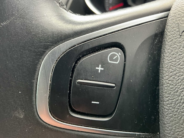 Used Renault Clio 2018 for sale - 76275180: Photo 24