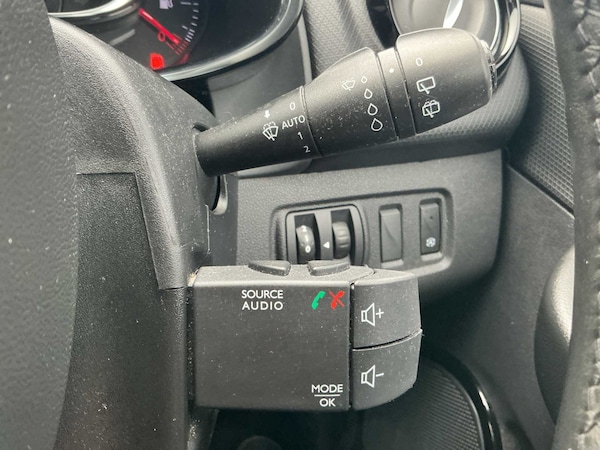 Used Renault Clio 2018 for sale - 76275180: Photo 26