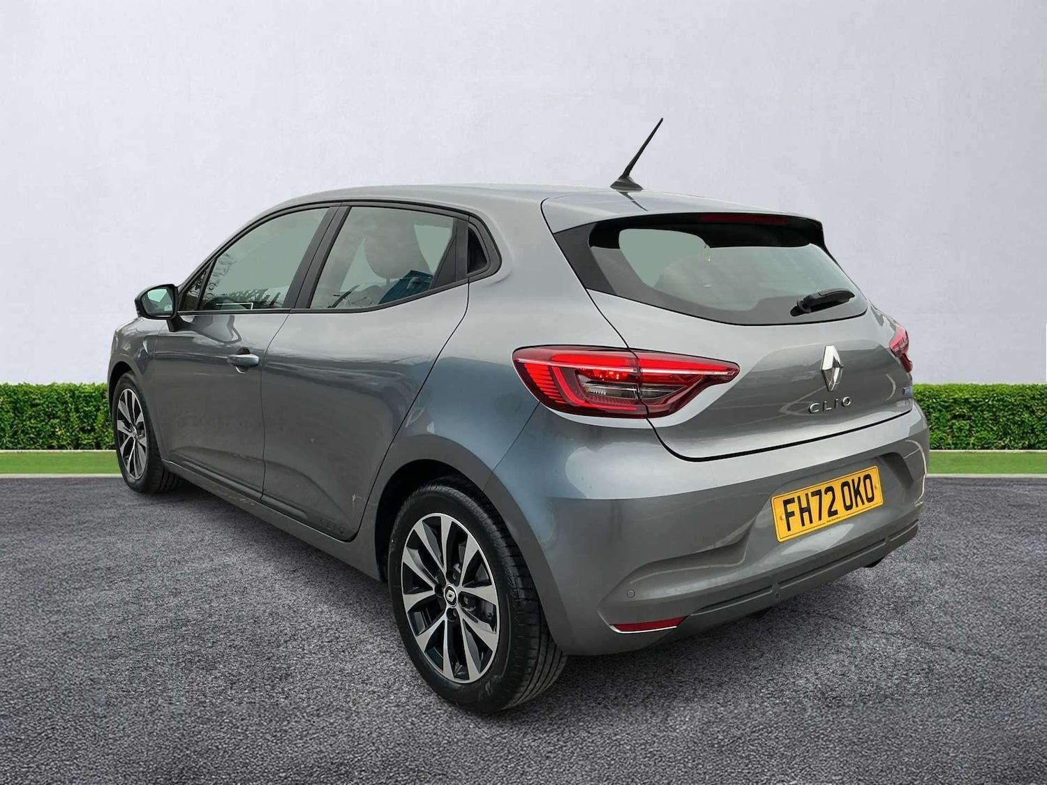 Used Renault Clio 2023 for sale - 78053553: Photo 2