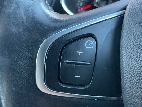 Used Renault Clio 2017 for sale - 76101427: Photo 24