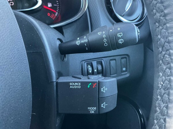 Used Renault Clio 2017 for sale - 76101427: Photo 26