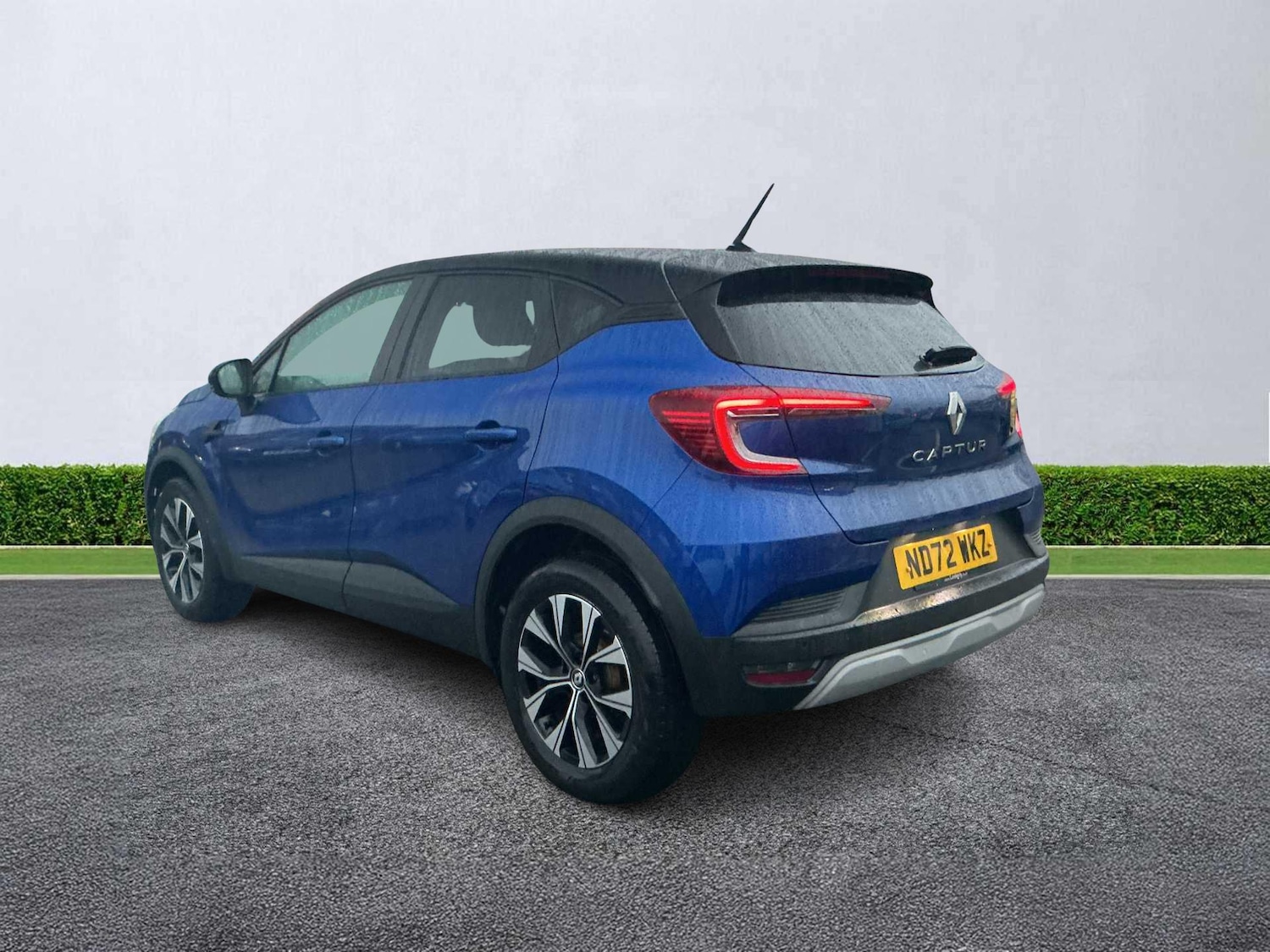 Used Renault Captur 2022 for sale - 76770091: Photo 2