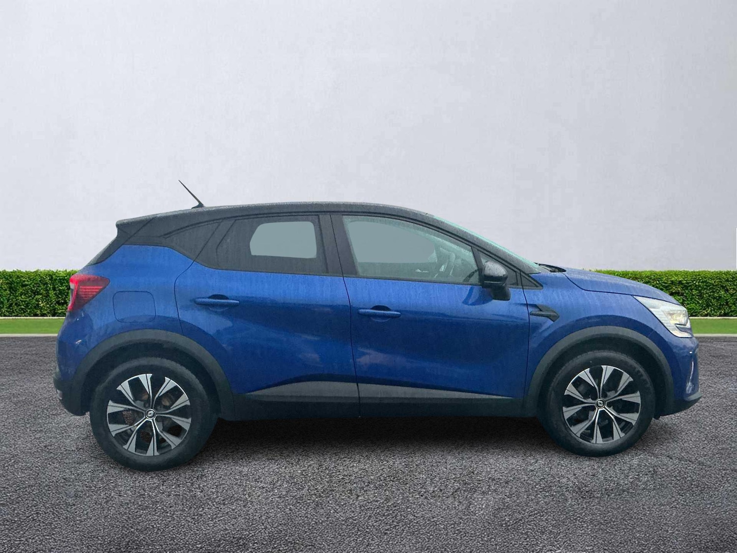 Used Renault Captur 2022 for sale - 76770091: Photo 3