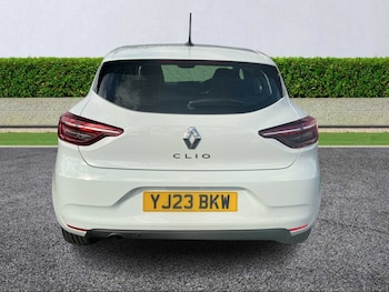 Used Renault Clio 2023 for sale - 75962499: Photo