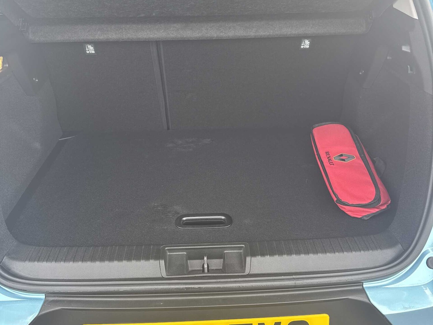 Used Renault Captur 2020 for sale - 76300760: Photo 16