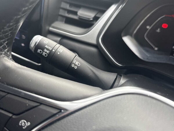Used Renault Captur 2020 for sale - 76300760: Photo 25