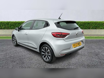 Used Renault Clio 2023 for sale - 75436909: Photo