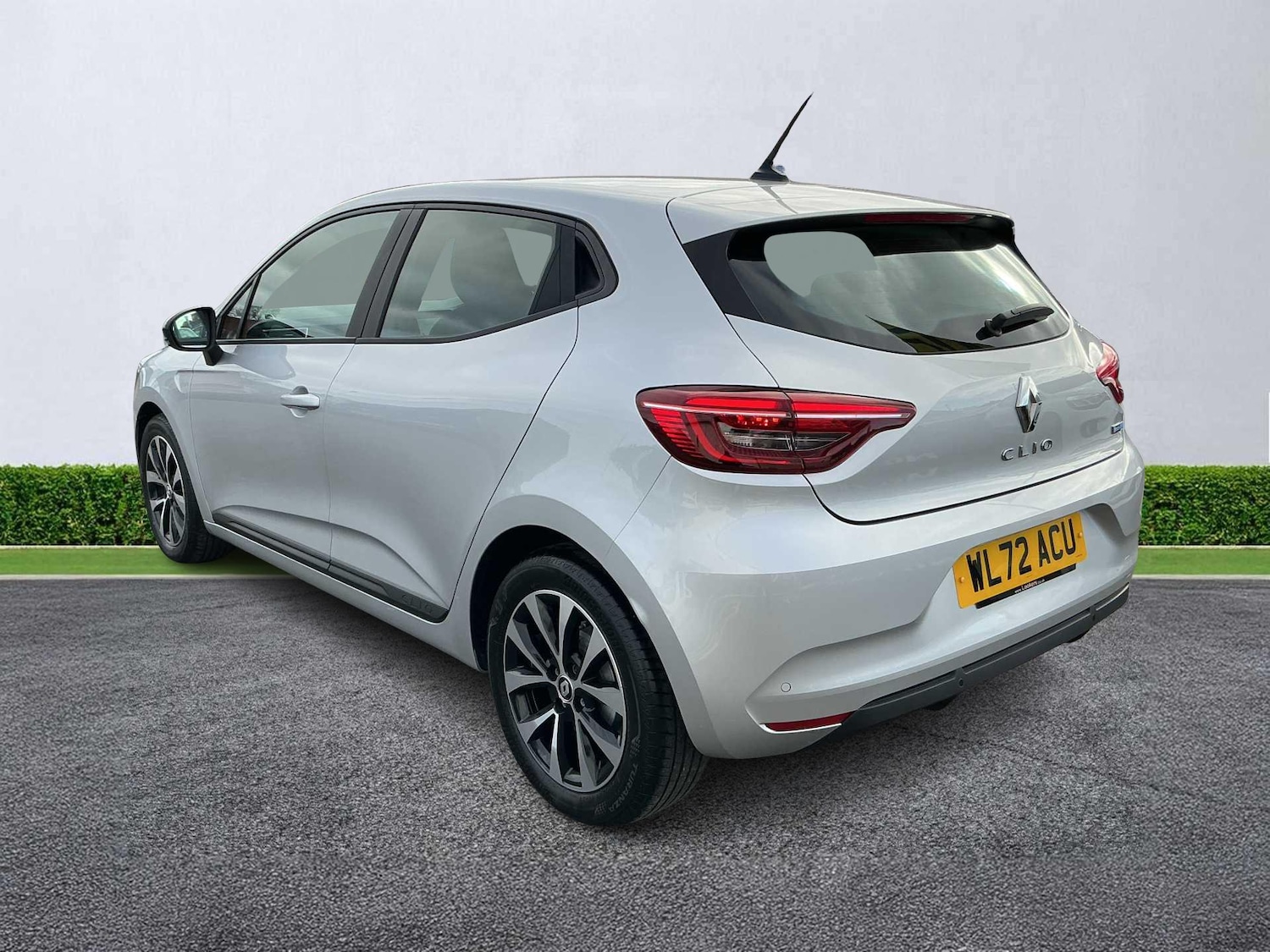 Used Renault Clio 2023 for sale - 78011656: Photo 2