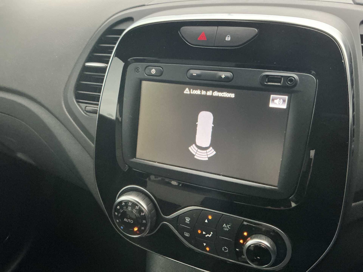 Used Renault Captur 2019 for sale - 76713264: Photo 21