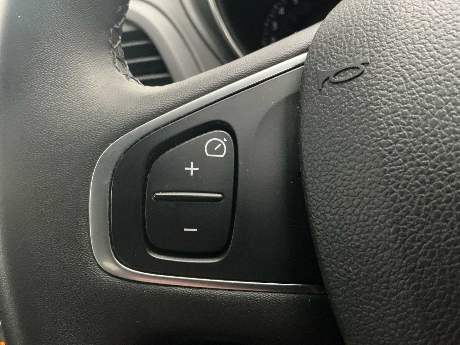 Used Renault Captur 2019 for sale - 76713264: Photo 24