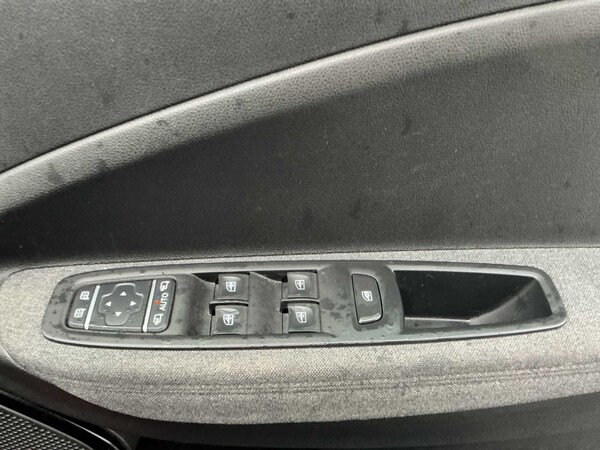 Used Renault Zoe 2021 for sale - 76330020: Photo 20