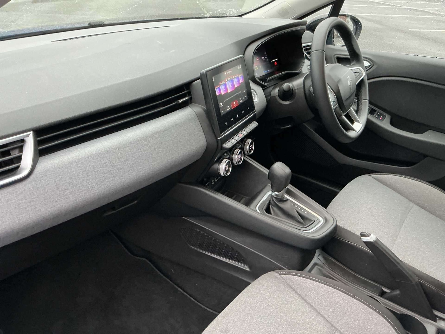 Used Renault Clio 2025 for sale - 77023465: Photo 8