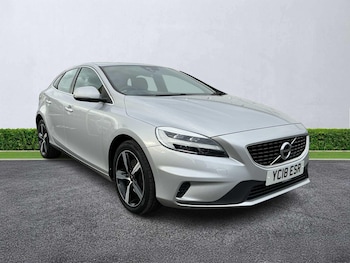 Used Volvo V40 2018 for sale - 78410210: Photo