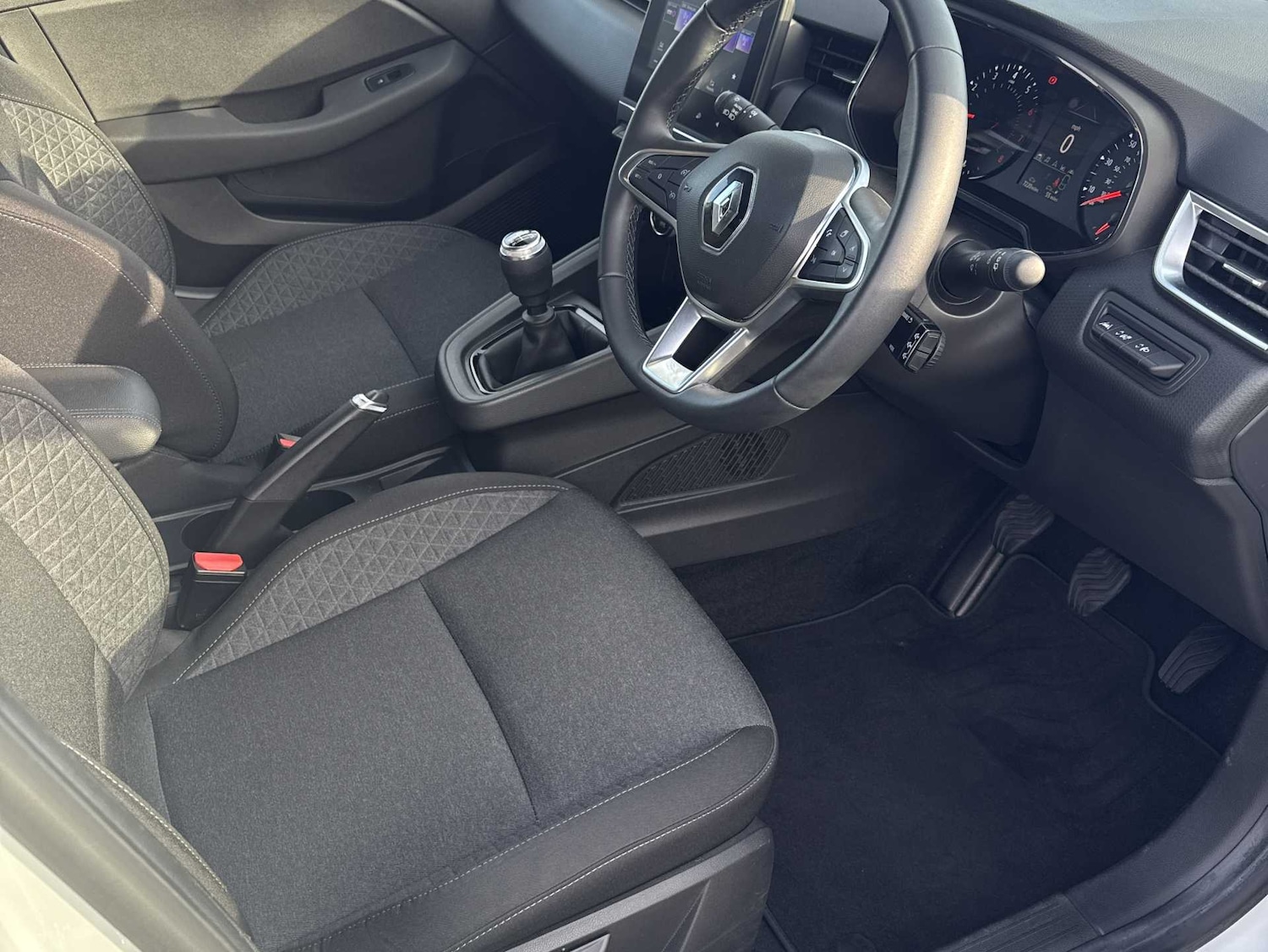 Used Renault Clio 2021 for sale - 76444705: Photo 14