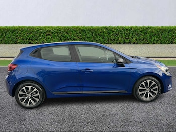Used Renault Clio 2023 for sale - 75773100: Photo