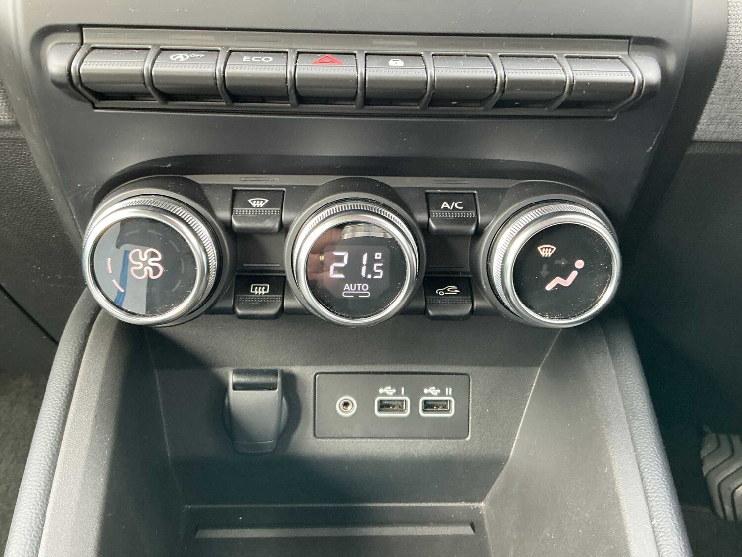 Used Renault Clio 2025 for sale - 77873659: Photo 11