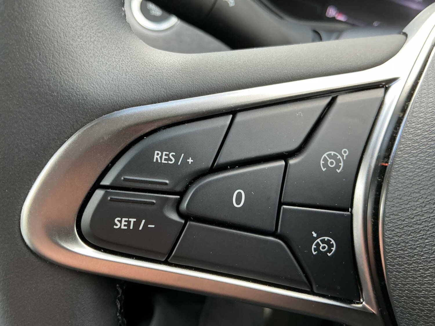 Used Renault Clio 2025 for sale - 77873659: Photo 24