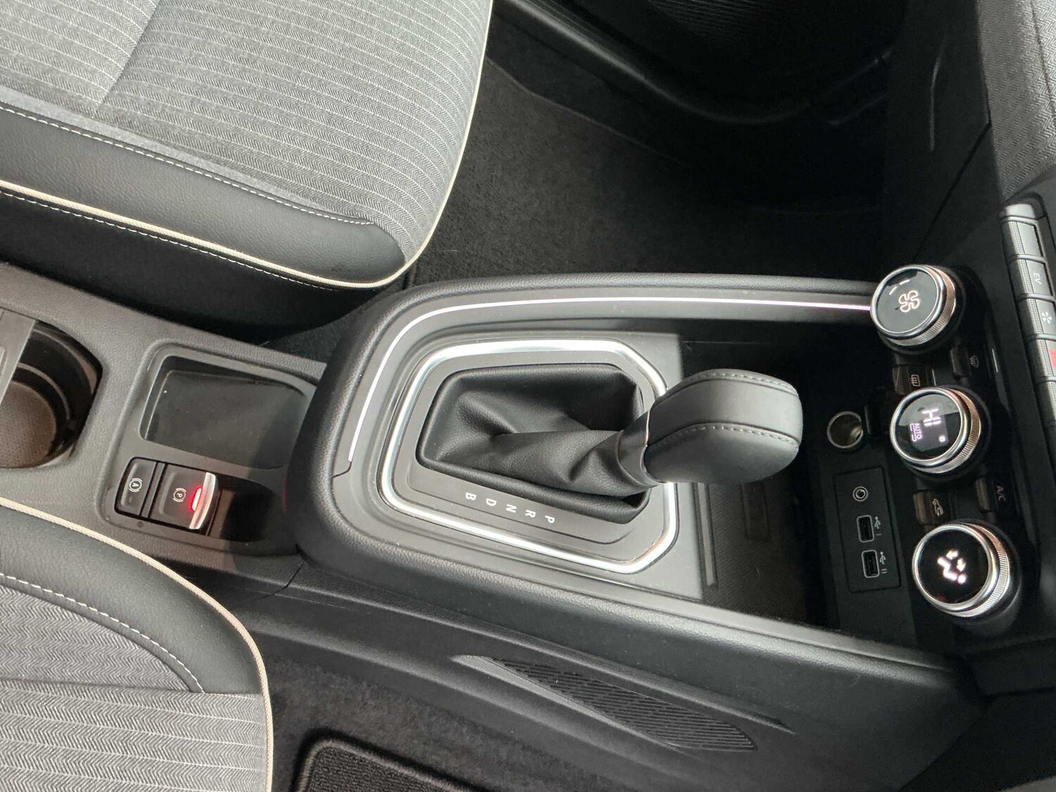 Used Renault Clio 2024 for sale - 77946137: Photo 12