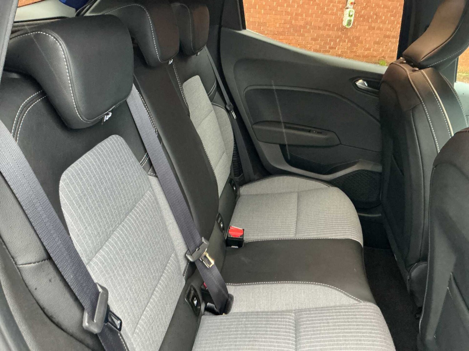 Used Renault Clio 2024 for sale - 77946137: Photo 15