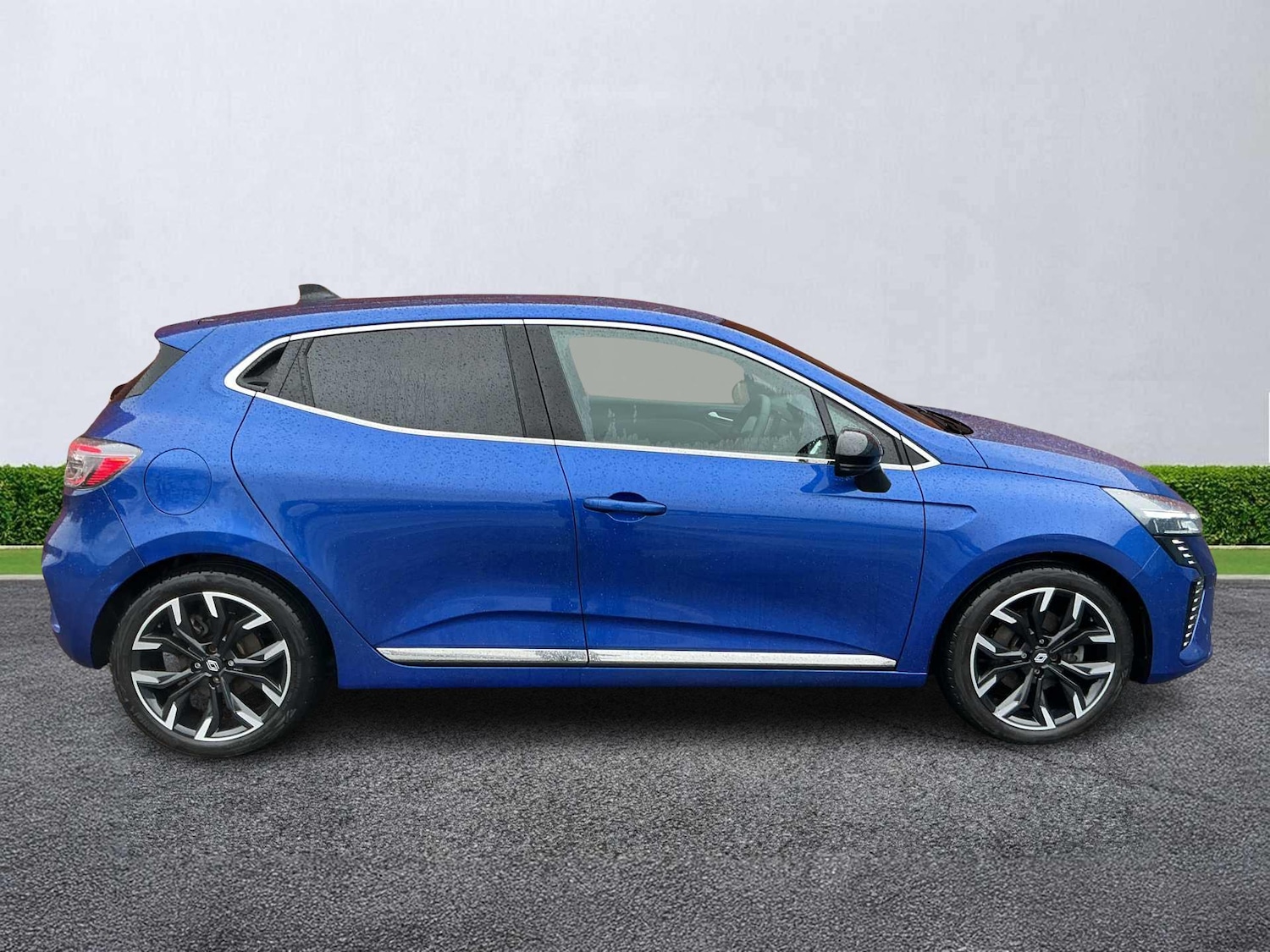 Used Renault Clio 2024 for sale - 77946137: Photo 3