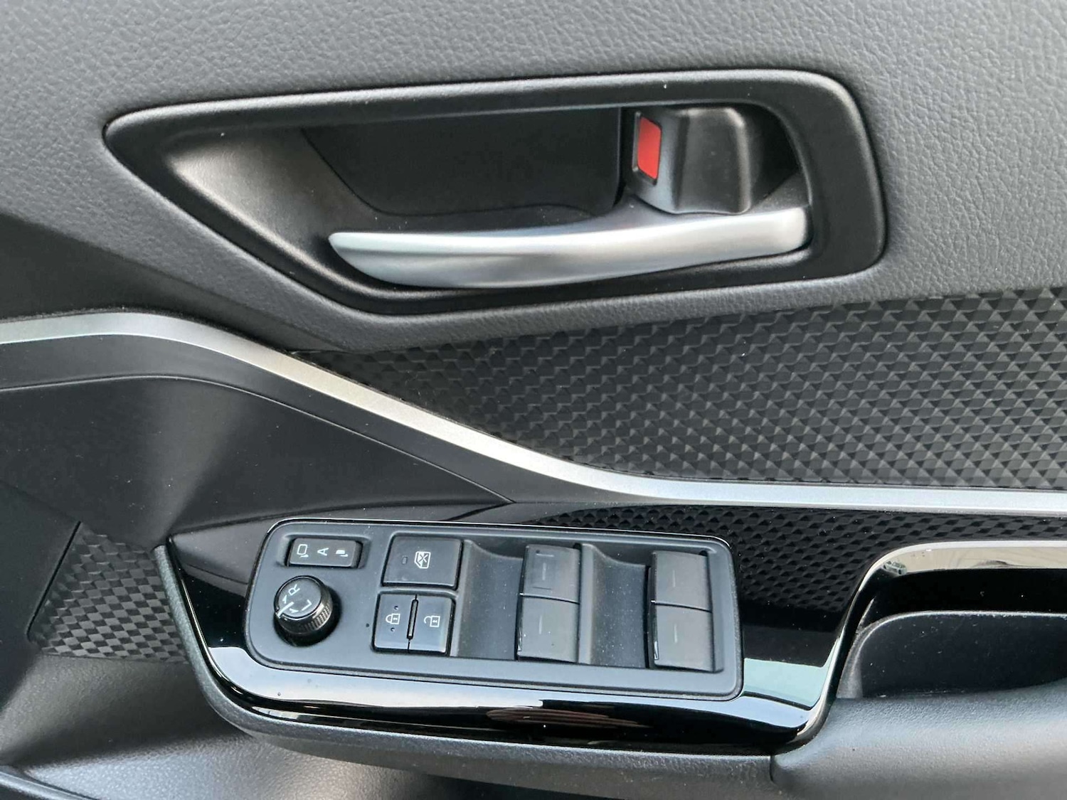 Used Toyota C-HR 2023 for sale - 77073236: Photo 21