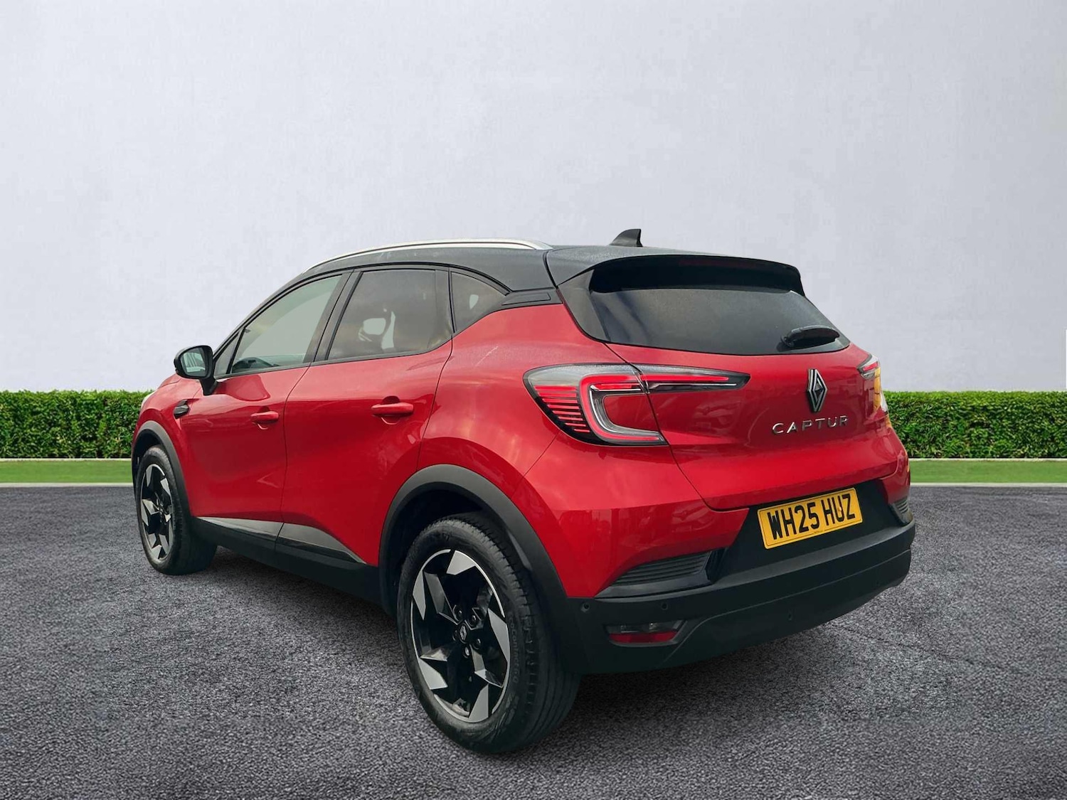 Used Renault Captur 2025 for sale - 76246257: Photo 2