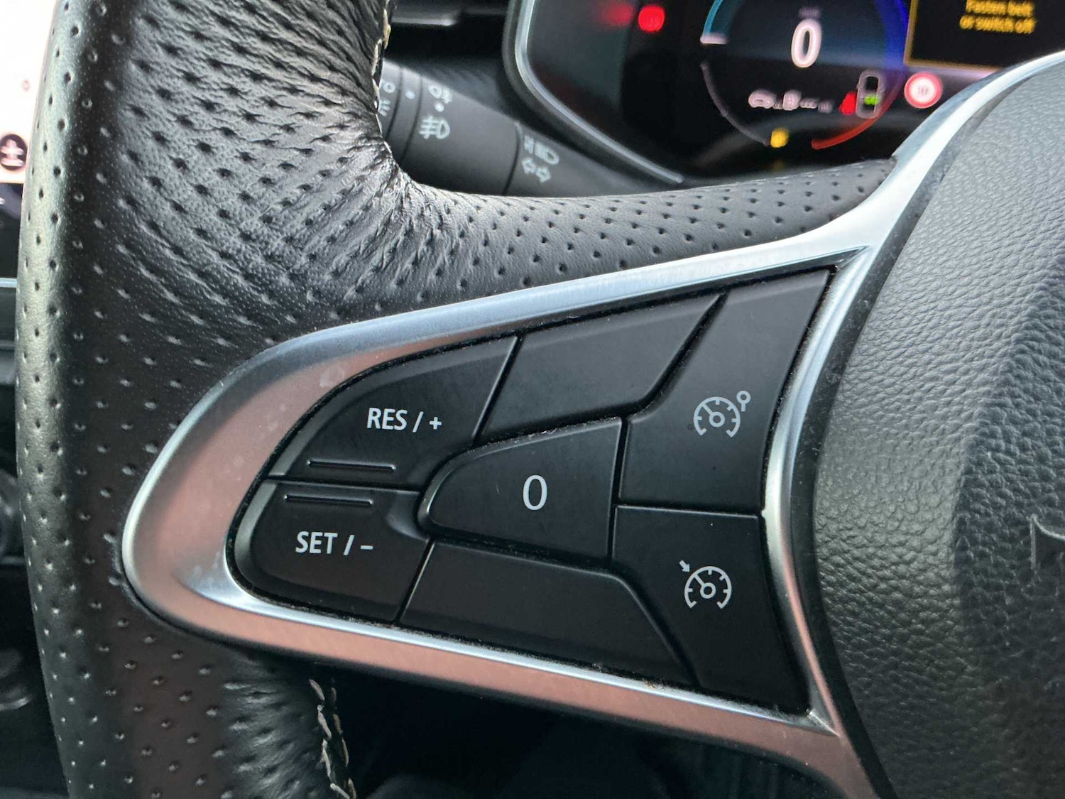 Used Renault Clio 2023 for sale - 76911266: Photo 24