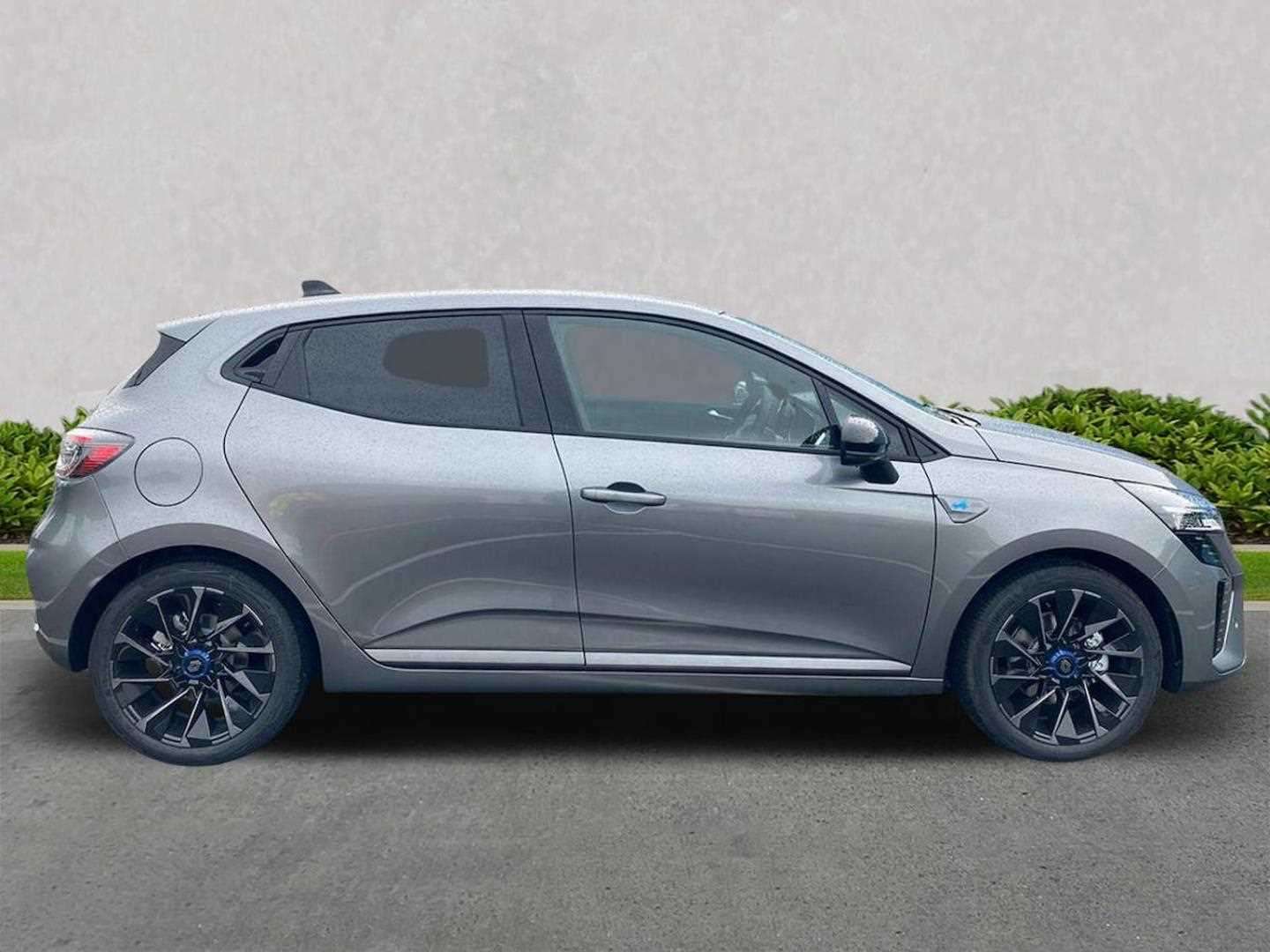 Used Renault Clio 2025 for sale - 77489680: Photo 4