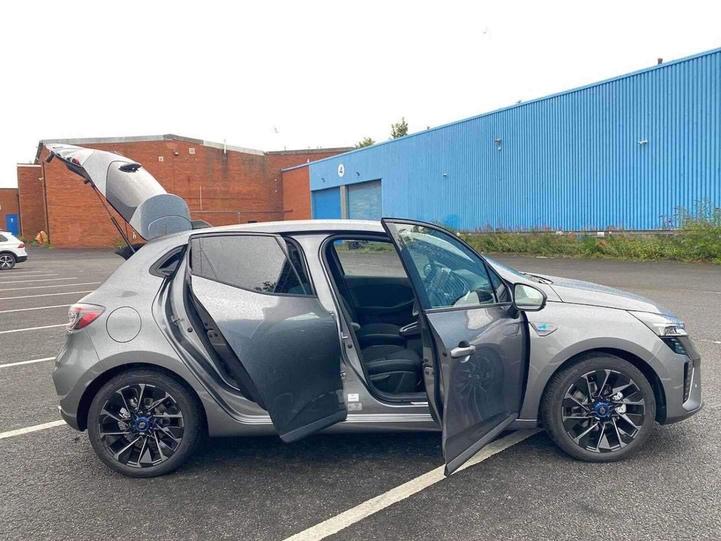 Used Renault Clio 2025 for sale - 77489680: Photo 40