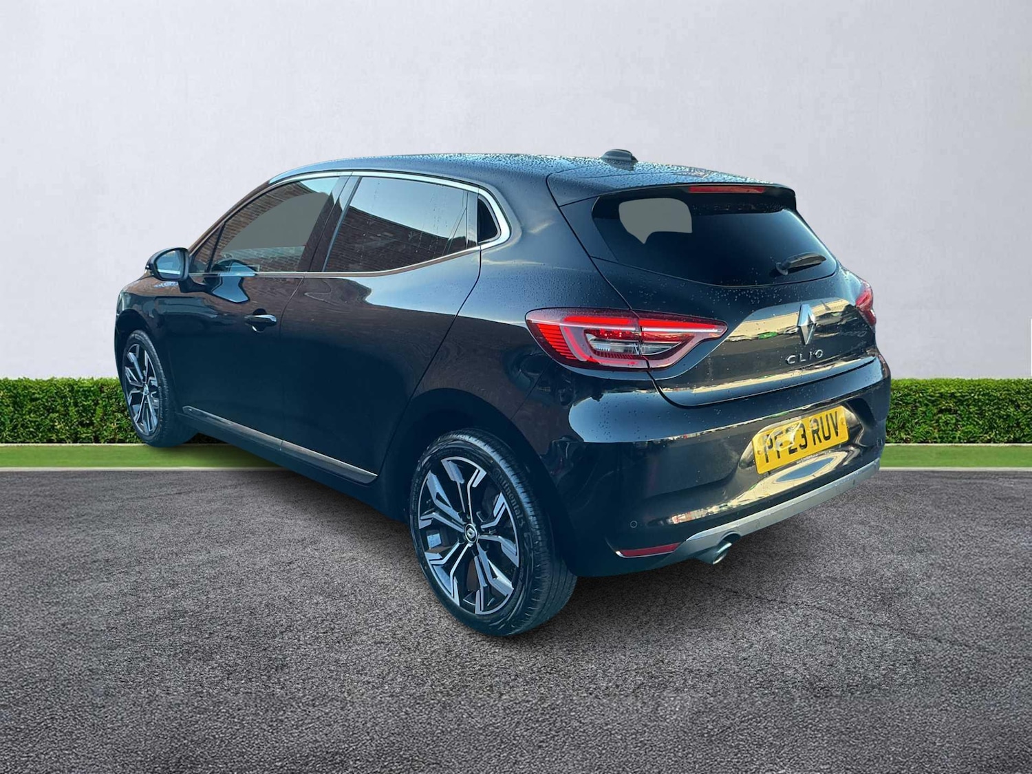 Used Renault Clio 2023 for sale - 76382664: Photo 2