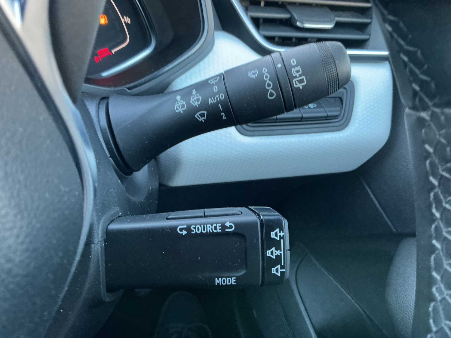 Used Renault Clio 2023 for sale - 76382664: Photo 26