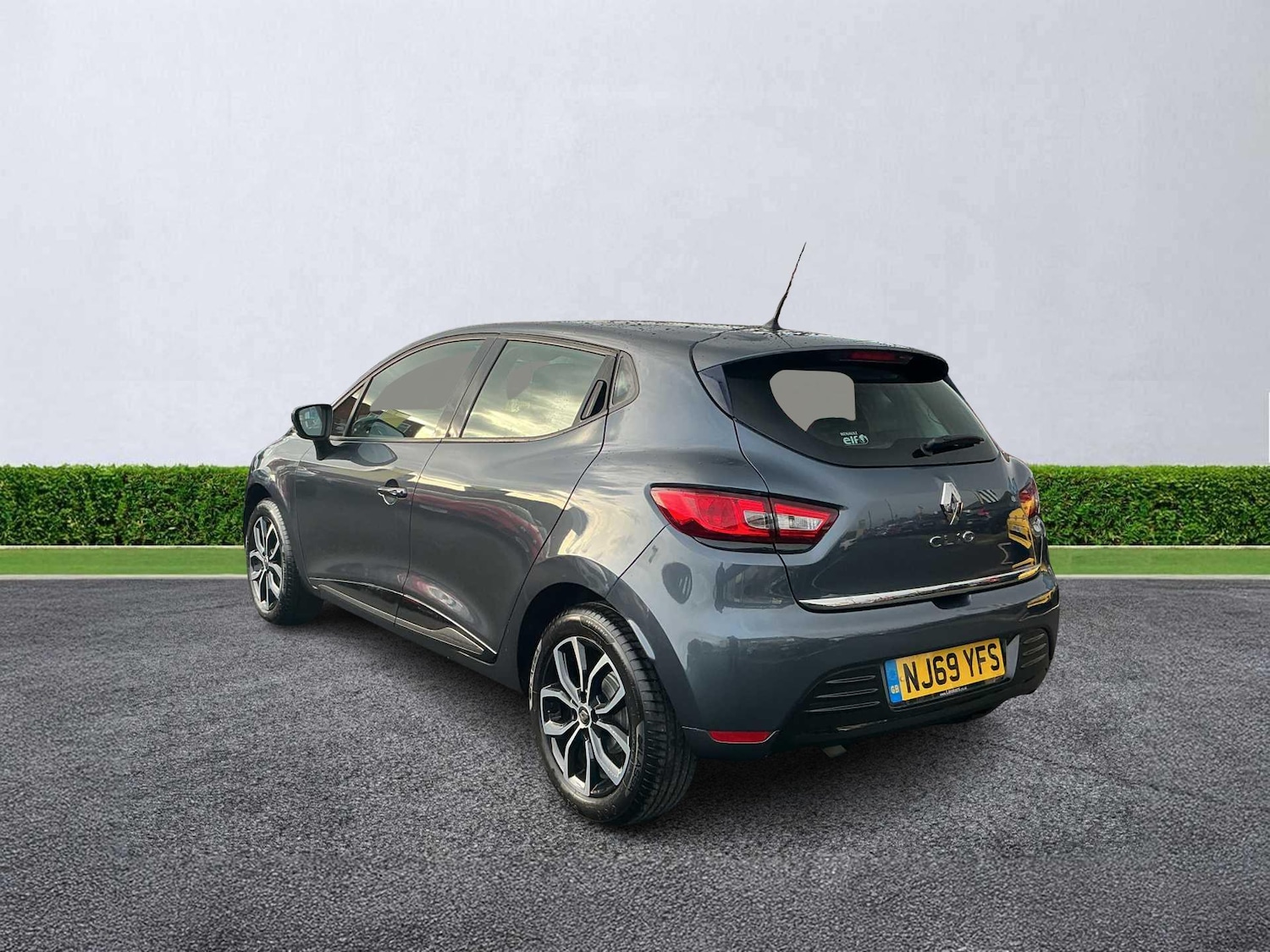 Used Renault Clio 2019 for sale - 76853944: Photo 2