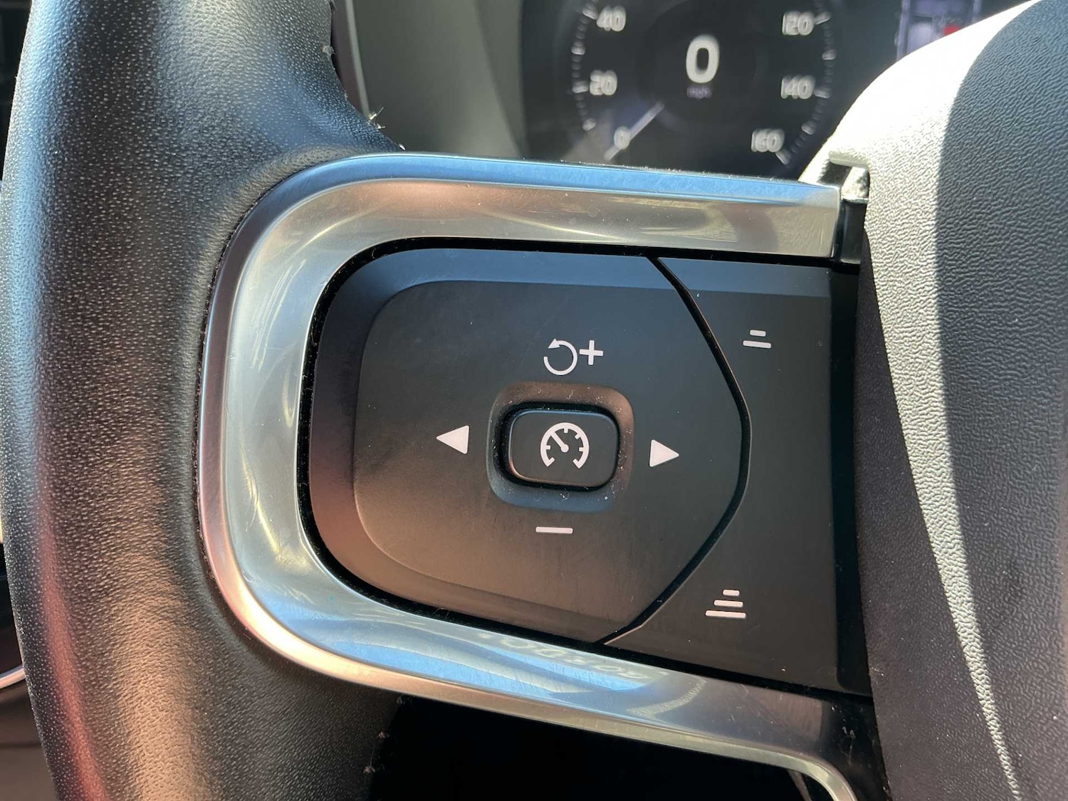 Used Volvo XC40 2020 for sale - 78191571: Photo 24