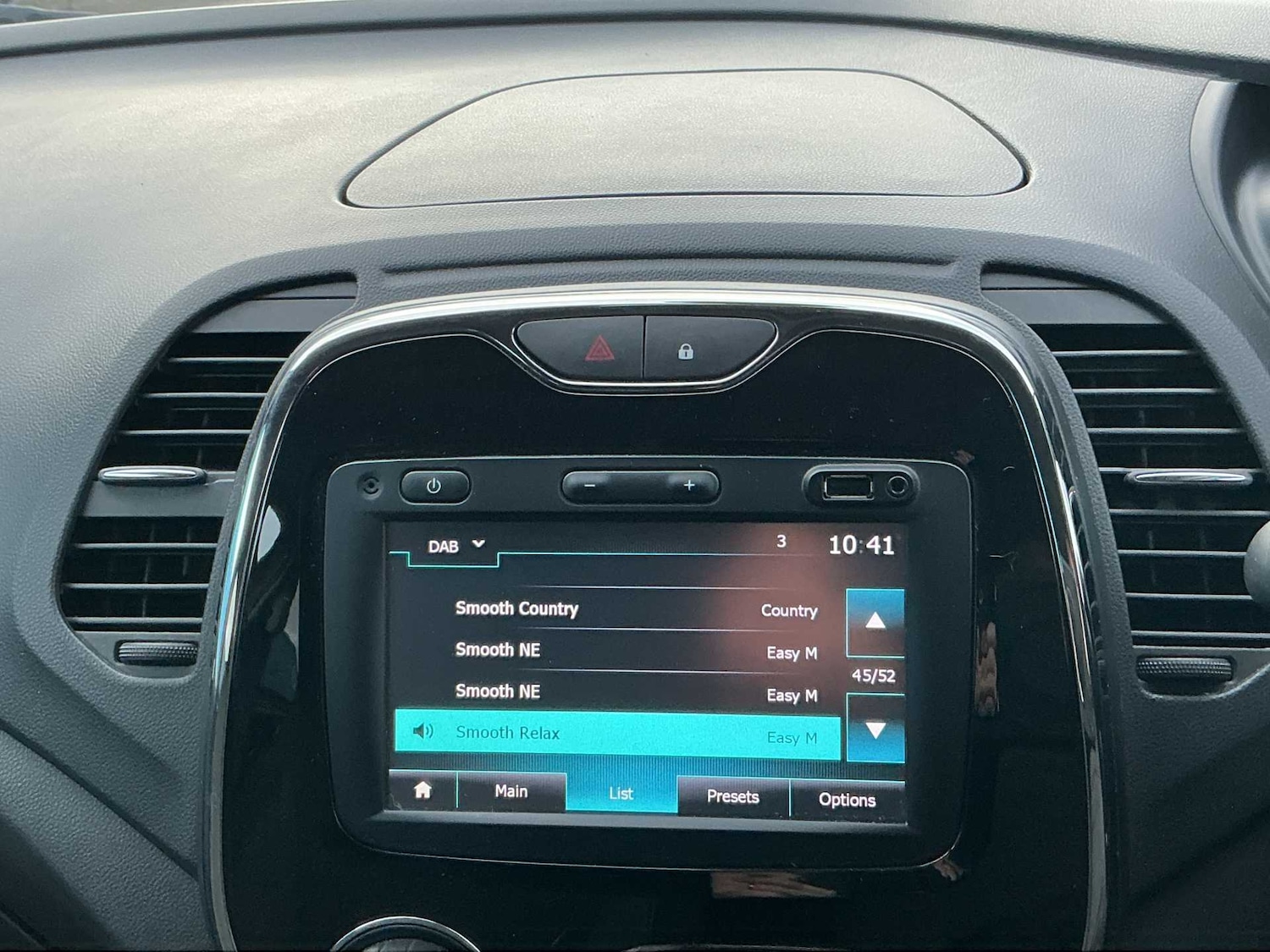 Used Renault Captur 2017 for sale - 76830749: Photo 10