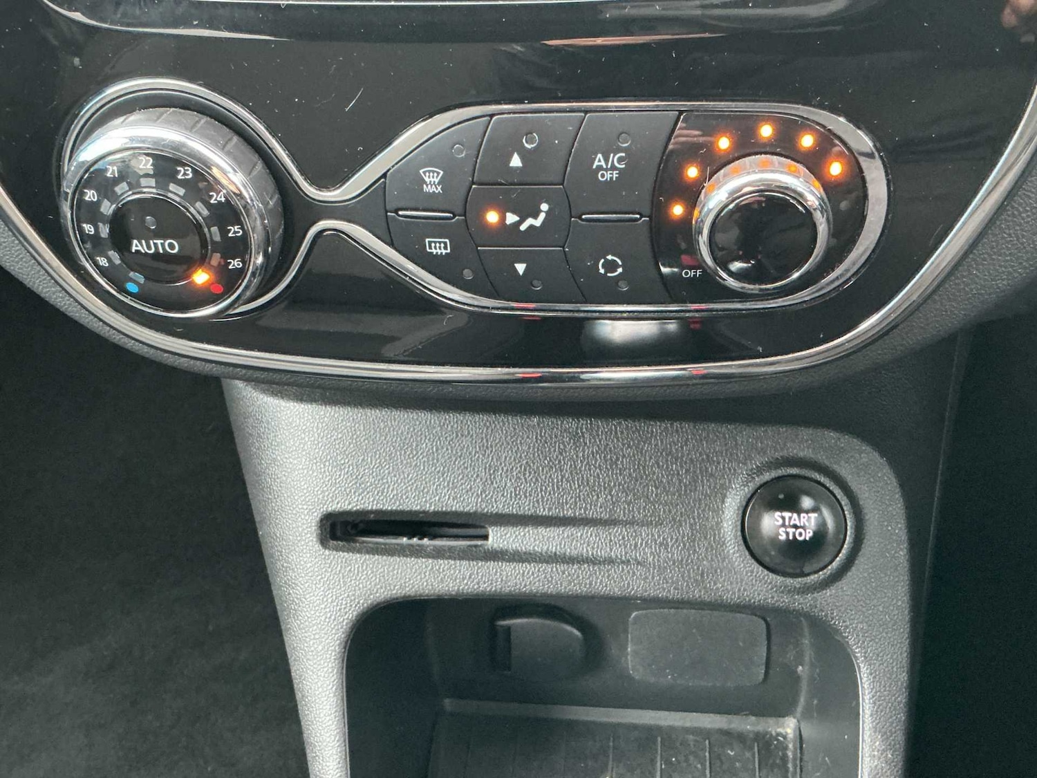 Used Renault Captur 2017 for sale - 76830749: Photo 11