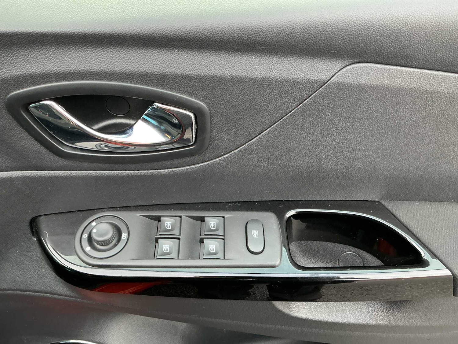 Used Renault Captur 2017 for sale - 76830749: Photo 20