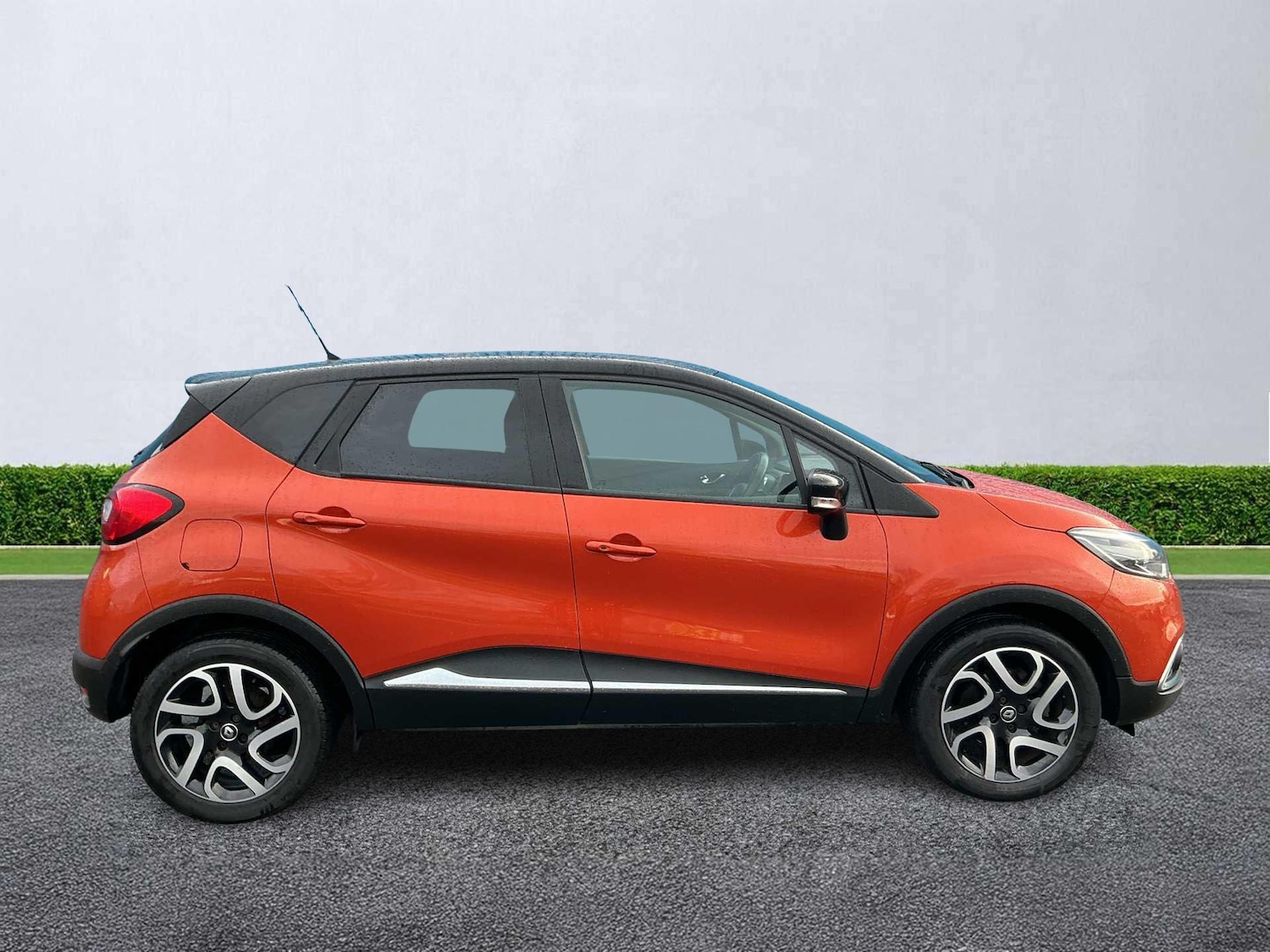 Used Renault Captur 2017 for sale - 76830749: Photo 3
