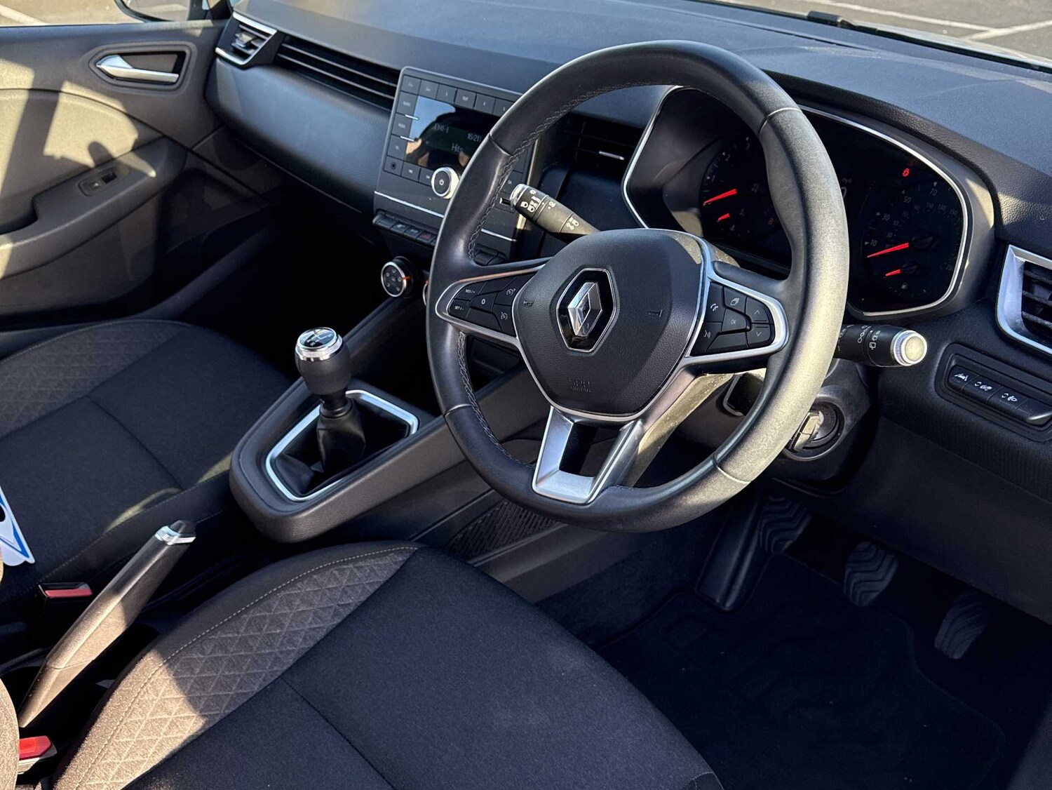 Used Renault Clio 2020 for sale - 76376827: Photo 14