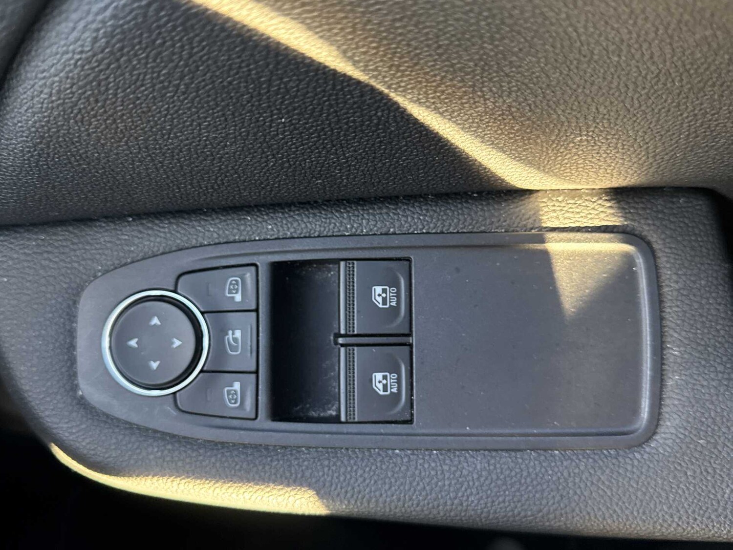 Used Renault Clio 2020 for sale - 76376827: Photo 20