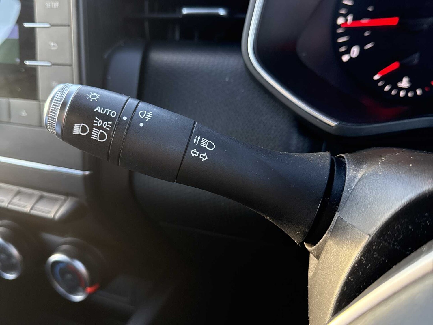 Used Renault Clio 2020 for sale - 76376827: Photo 25