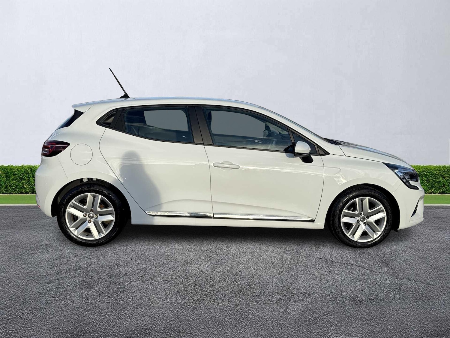 Used Renault Clio 2020 for sale - 76376827: Photo 3