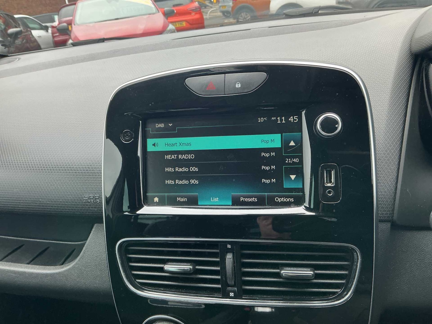 Used Renault Clio 2018 for sale - 76490825: Photo 10