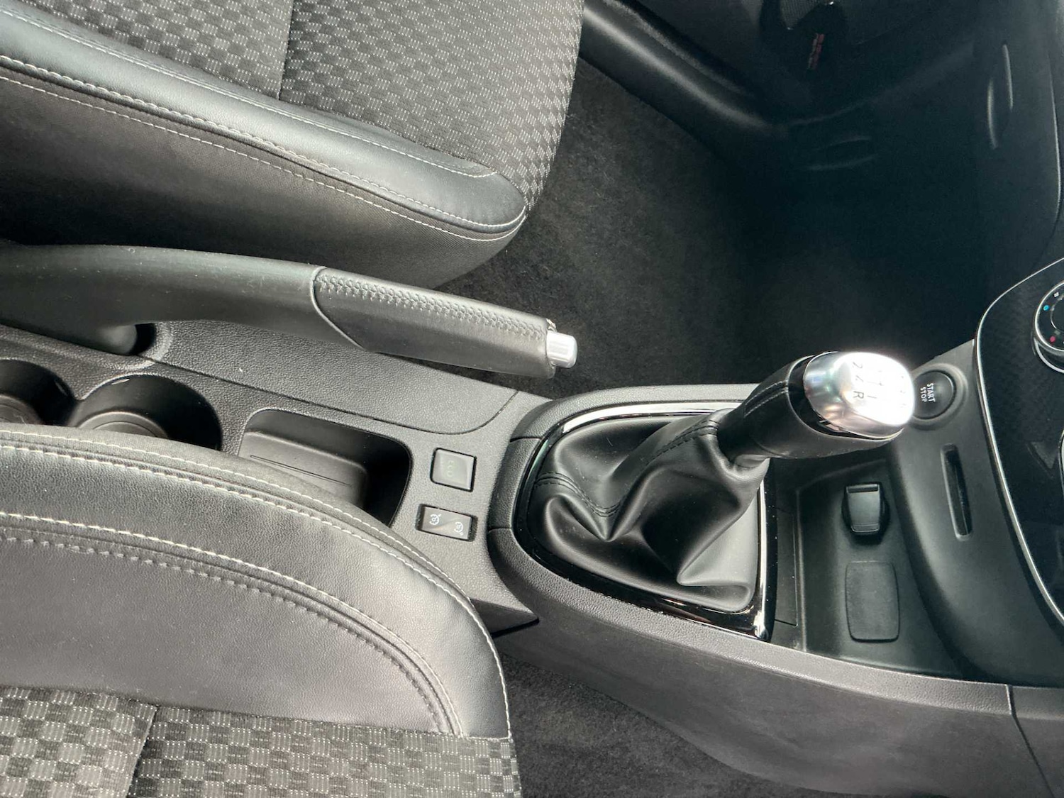 Used Renault Clio 2018 for sale - 76490825: Photo 12