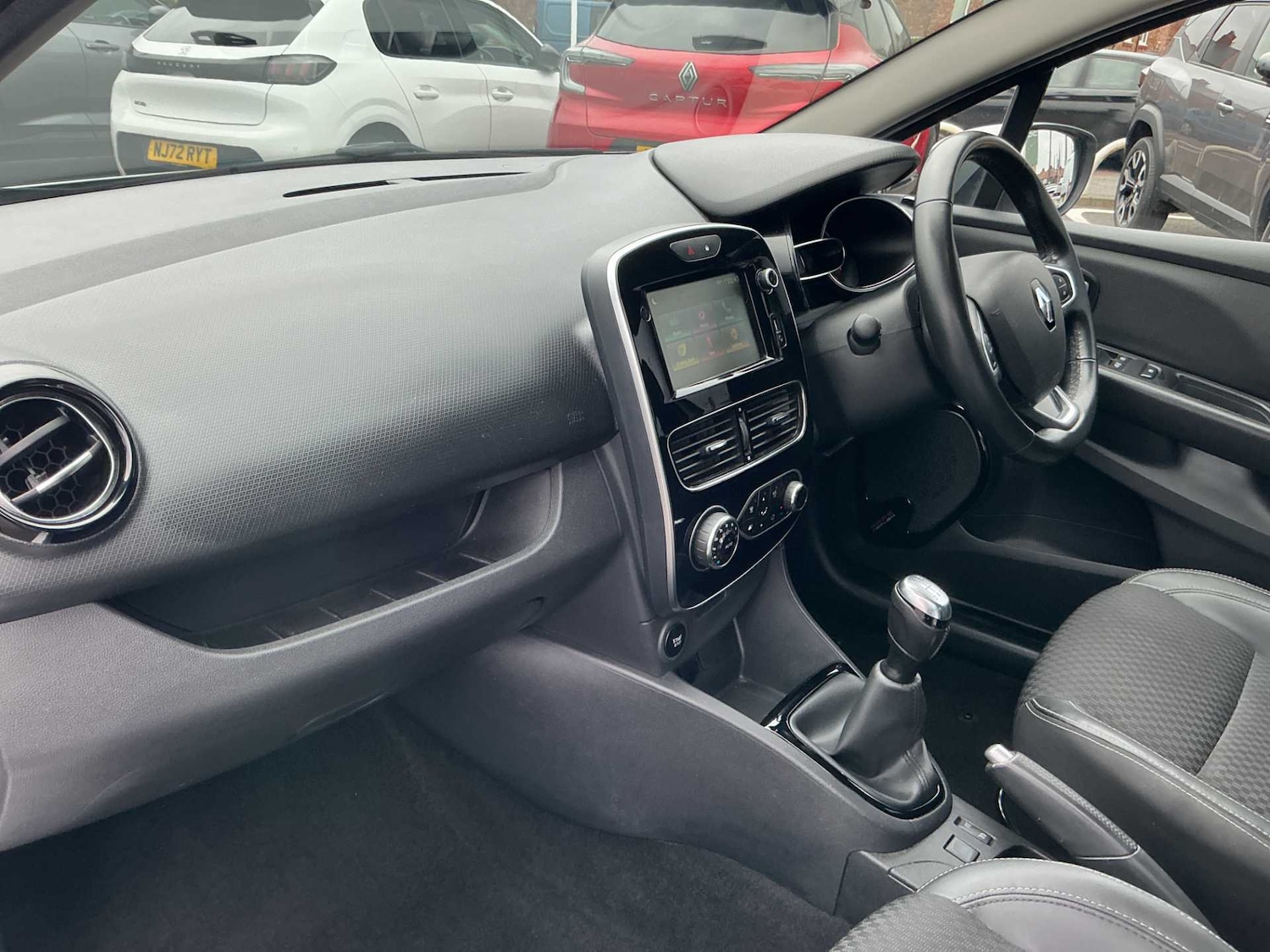 Used Renault Clio 2018 for sale - 76490825: Photo 7